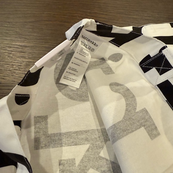 New Marimekko Black and White Graphic Tote - Picture 4 of 5